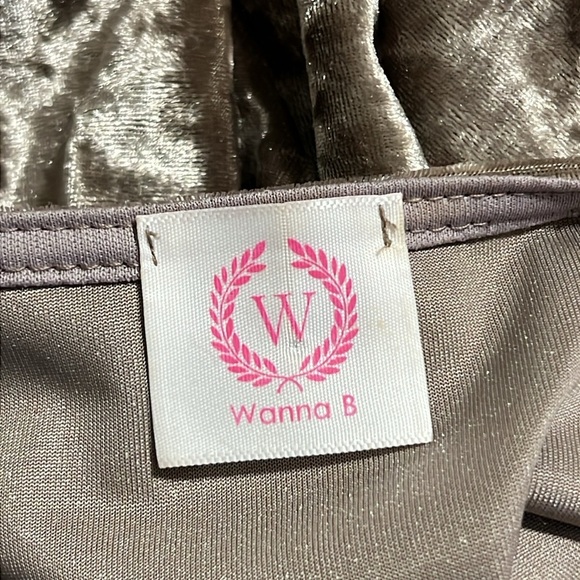 Wanna B medium crushed velvet dress 3/4 sleeve elastic waist has pockets unlined - Picture 3 of 15